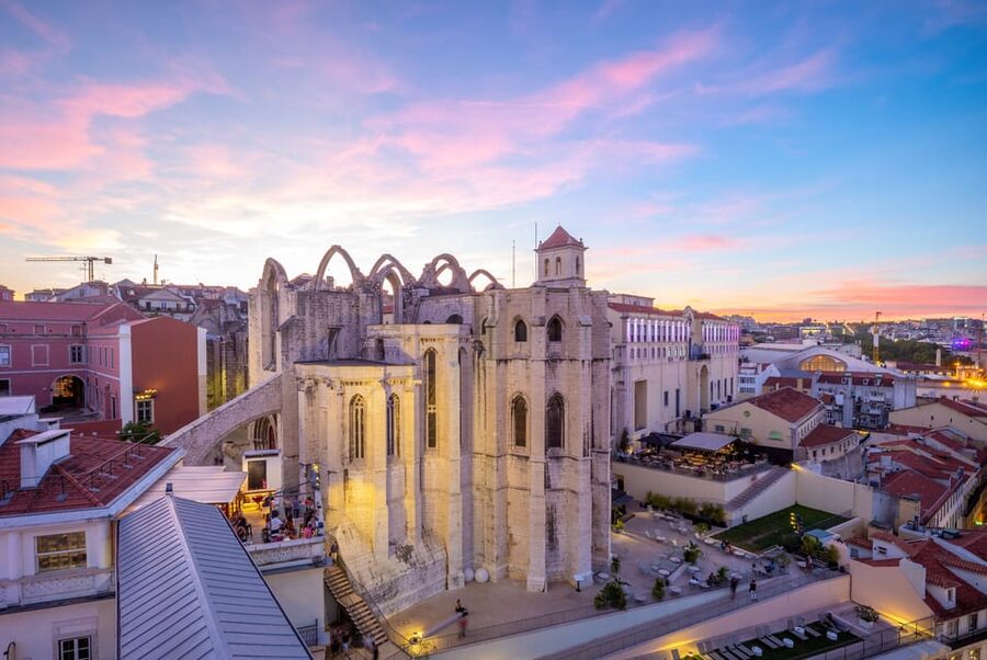 Lisbon's historic old town in a tuk-tuk in German - Cathedral of Sé and the Quick Stops That Make the Story Work