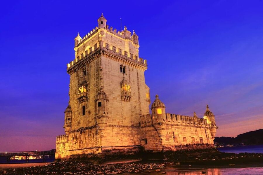 Lisbon: Sailboat Tour w/ Local Guide and Open Bar Green Wine - Almada to Alfama: How the river stitches the city together