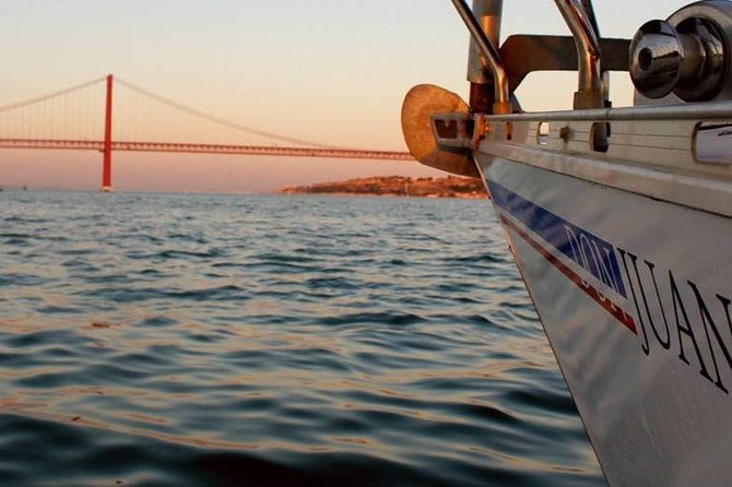 Lisbon Sailing Tour: 2-Hour Cultural Scenic Cruise with Wine - Praça do Comércio Panoramas You Can Only Get by Boat