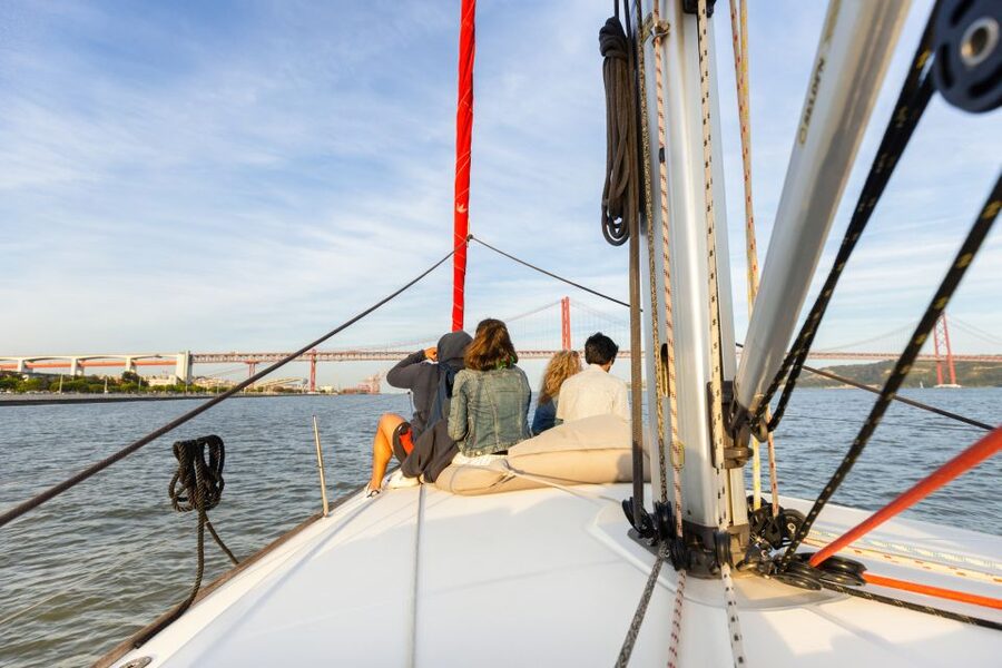 Lisbon: Sailing Tour on the Tagus River - Weather, tides, and what to pack (and what not to wear)