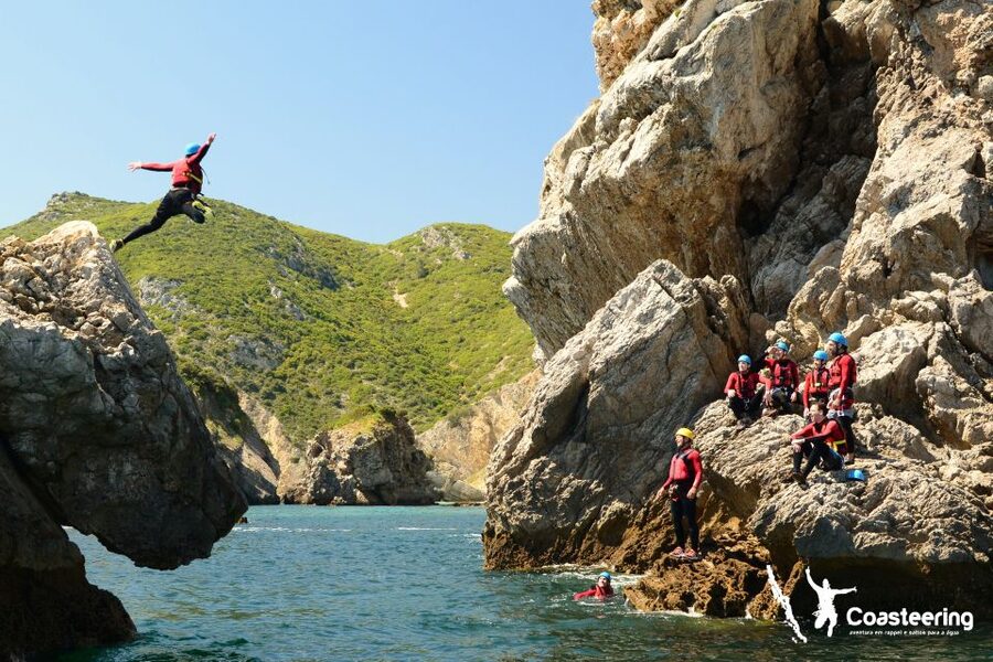 Lisbon: Sesimbra/Arrábida Natural Park Coasteering Adventure - Coasteering in Arrábida Natural Park: the big idea