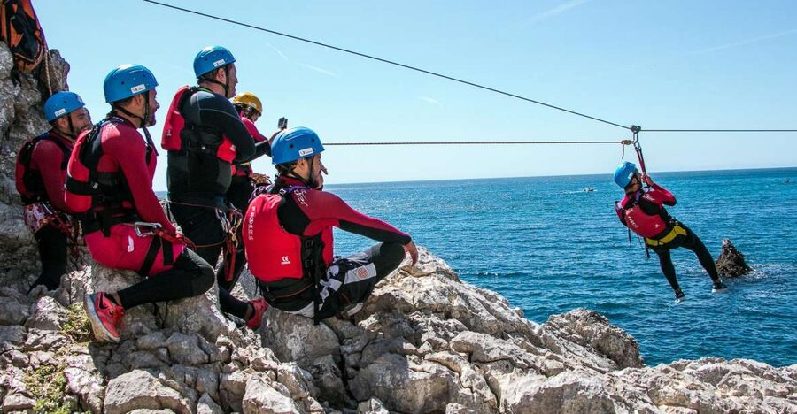 Lisbon: Sesimbra/Arrábida Natural Park Coasteering Adventure - Your gear kit: why the shoe and shorts rules matter