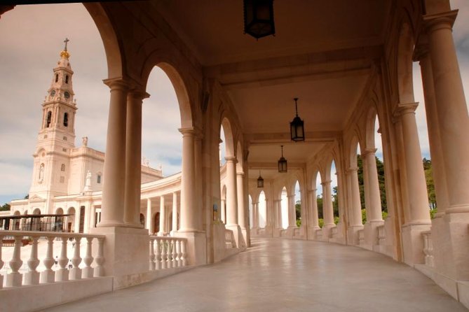 Lisbon: Shrine of Fátima Half Day Tour - Stop 1 at the Sanctuary, Basilica of Our Lady of the Rosary and the Chapel of Apparitions
