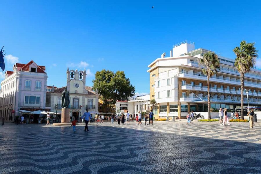 Lisbon: Sintra, Coast and Wine Small-Group Day Tour - Sintra time: enough to feel the town, not enough to master it