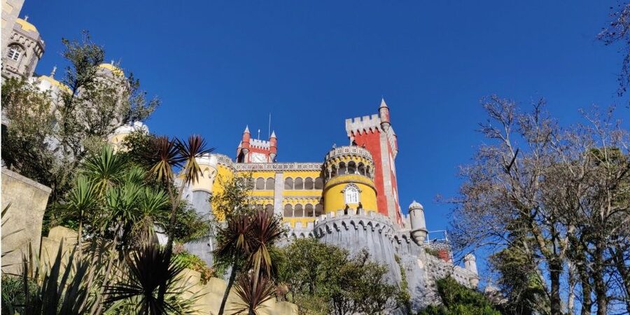 Lisbon: Sintra, Pena, Regaleira, Cabo da Roca & Cascais - Sintra walking tour, then you’re free to sniff out the town