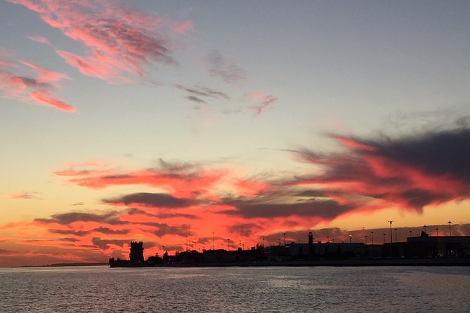 Lisbon Small Group 2h Sunset Sailing- Live Commentary & a Drink - Stop-by-stop: the route and what to look for from the water