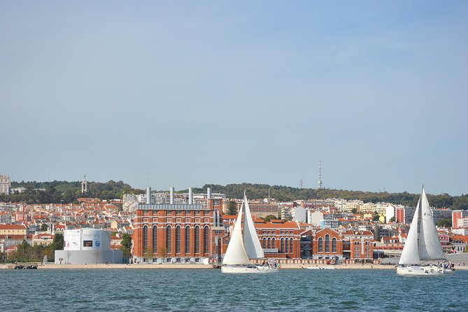 Lisbon Small Group Day Cruise with Historic Commentary & a Drink - Praca do Comercio (Terreiro do Paco): where the 1755 quake changed everything