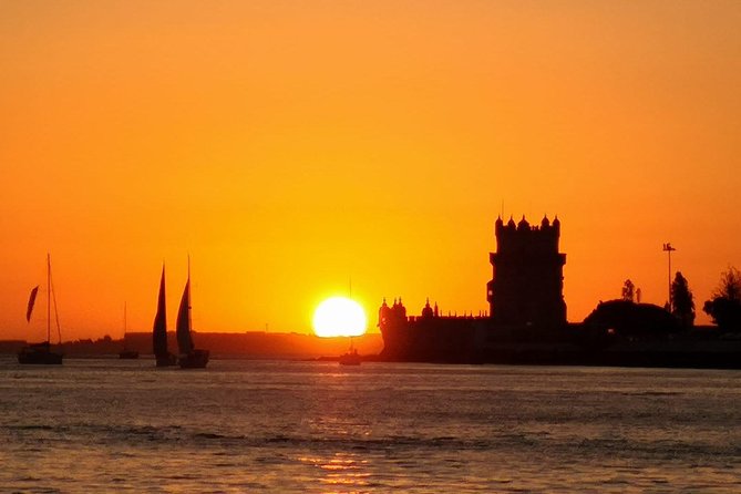 Lisbon Small Group Sunset Sailing 2h Cruise with Drinks Included - What a 2-hour sunset sail feels like on a small boat
