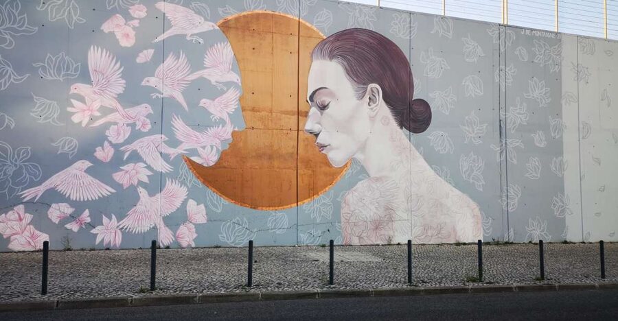 Lisbon: Street Art Tuk Tuk Tour - Convents, palaces, and art deco factories in the same ride