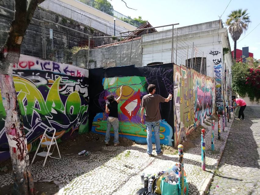 Lisbon: Street Art Walk - Meeting Point At Largo da Graça, Where The Walk Begins