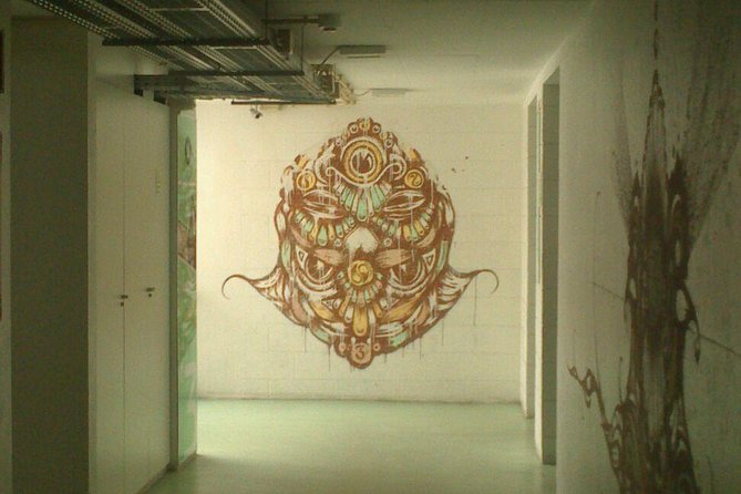 Lisbon Street Art Walking Tour - Group size: from calm stroll to busier walk