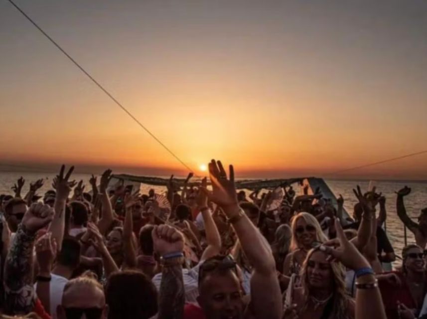 Lisbon: Sunset Boat Party Cruise with DJ and Open Bar - A Floating Dance Floor With Unlimited Drinks on the Tagus
