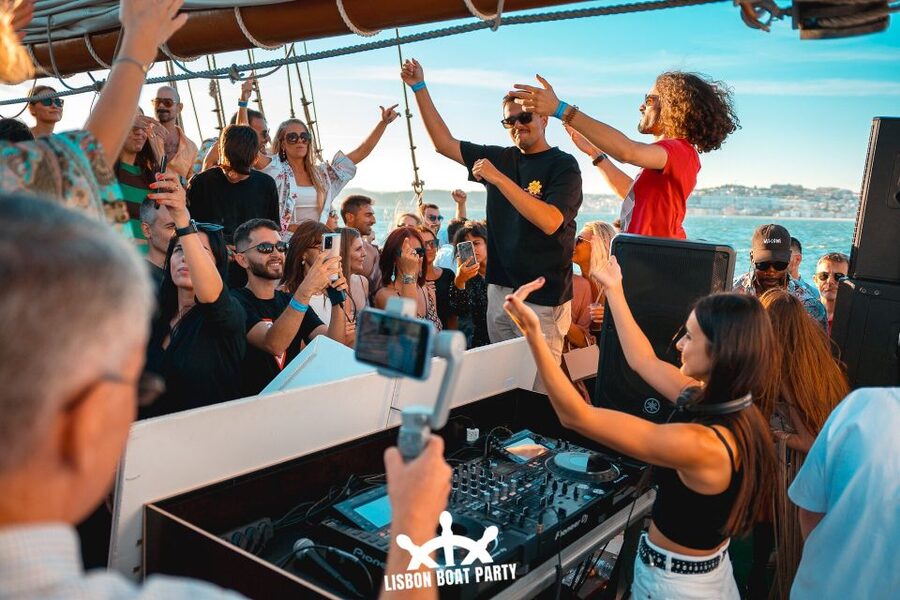 Lisbon: Sunset Boat Party with 2 Drinks and Free Club Entry - My Decision Guide: Should You Book This Lisbon Sunset Boat Party?