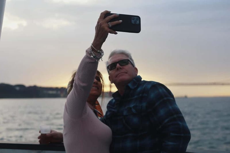 Lisbon: Sunset Boat Tour with Music and Drinks - Following the Tagus at Sunset: Stop by Stop Views