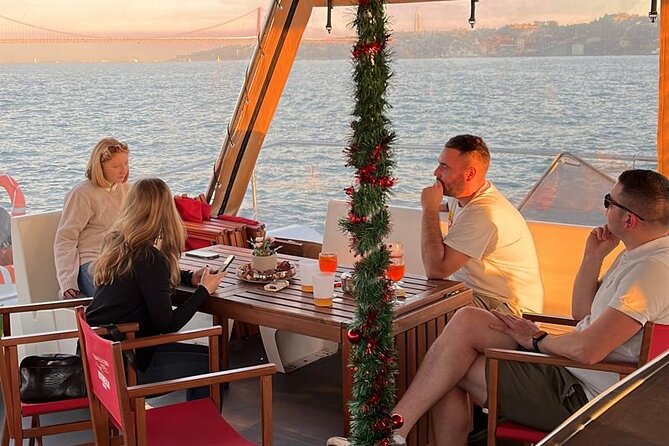 Lisbon: Sunset Catamaran Boat Tour with Music and Drinks - Where to meet: Doca de Santo Amaro, door 3