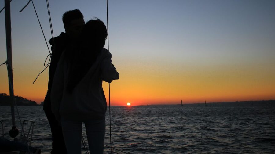 Lisbon: Sunset Cruise with Drinks and Snacks - MAAT and the Electricity Museum: modern Lisbon from the same river route