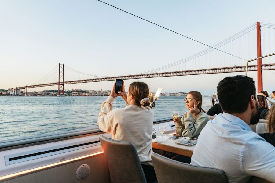 Lisbon: Sunset Cruise with Welcome Drink and Snacks - Key highlights worth knowing before you go