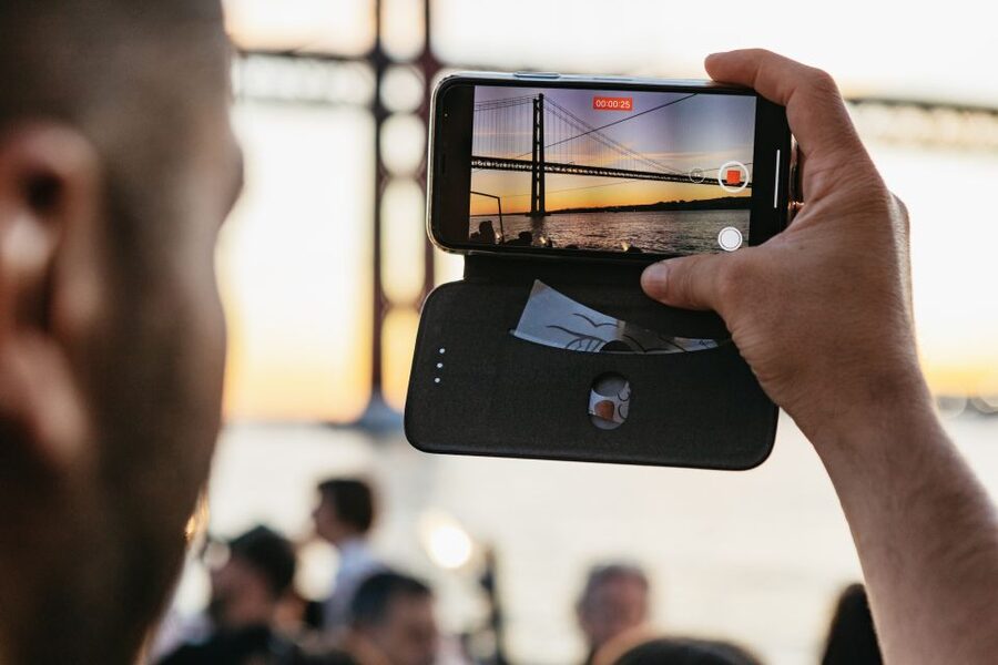 Lisbon: Sunset Cruise with Welcome Drink and Snacks - From Praça do Comércio to the 25 April Bridge: your central Lisbon photo run