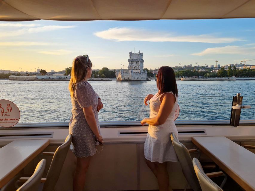Lisbon: Sunset Cruise with Welcome Drink and Snacks - Monument to the Discoveries and the viewpoint pause for sunset