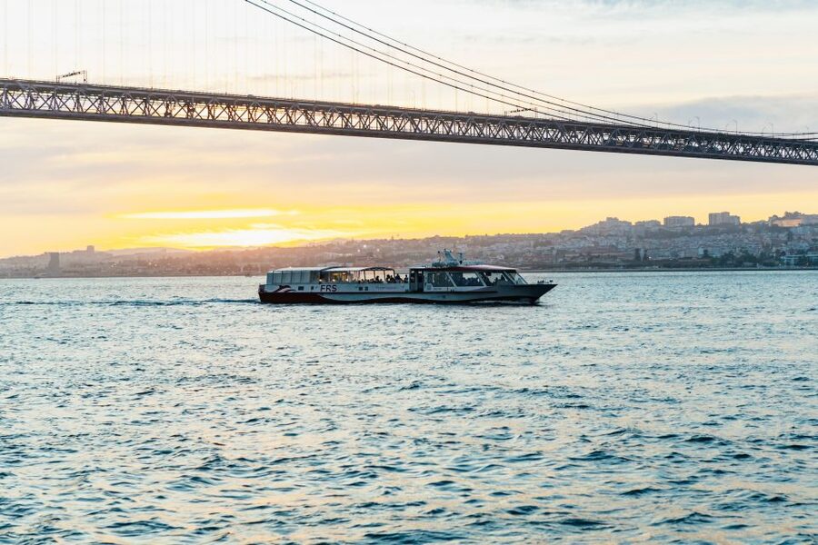 Lisbon: Sunset Cruise with Welcome Drink and Snacks - Value for about $35: what you truly get