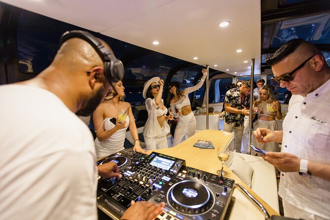Lisbon – Sunset DJ & Porto Tonic Premium Boat Experience - The Route’s Best Photo Stops: Lisbon’s Big Hits From the River