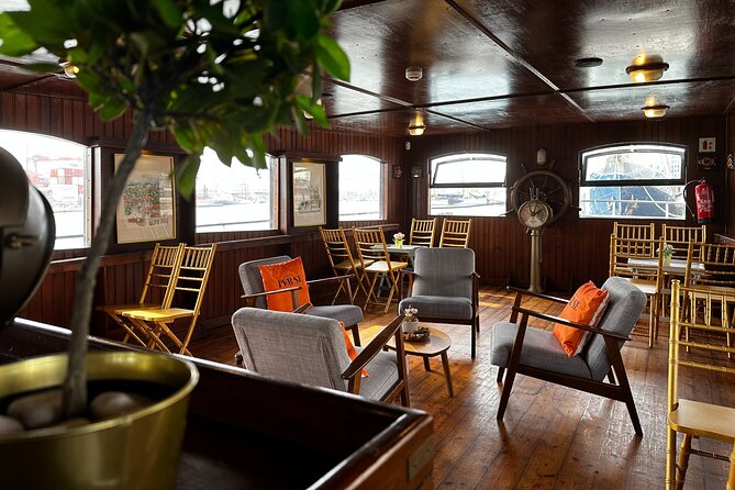 Lisbon: Sunset on board with music & drinks - What I recommend bringing, especially for time on deck