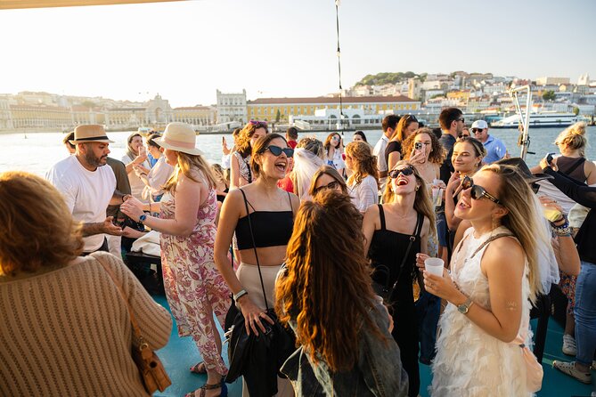 Lisbon: Sunset on board with music & drinks - Who this sunset cruise is best for