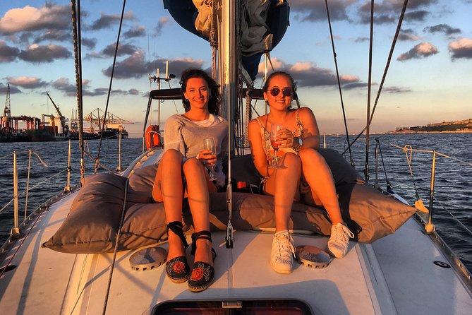 Lisbon Sunset Sailing Tour with White or Rosé Wine and Snacks - Cristo Rei across the Tagus: the Christ statue moment you remember