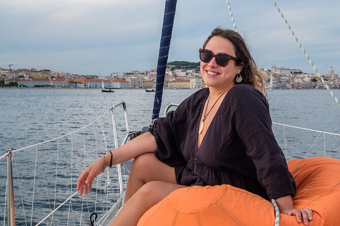 Lisbon: Sunset Tagus River Sailing Tour with Drinks - Cacilhas Lighthouse: A Working Light in Foggy Water