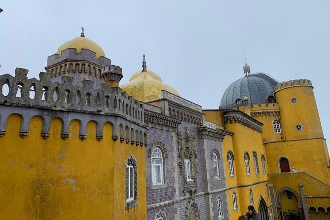 Lisbon Super Saver: 2-Day Sintra, Cascais, Fatima, Nazare and Obidos Small-Group Day Trips - Small group experience: the guide makes or breaks it