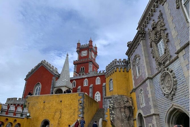 Lisbon Super Saver: 2-Day Sintra, Cascais, Fatima, Nazare and Obidos Small-Group Day Trips - What to eat and drink without getting stuck