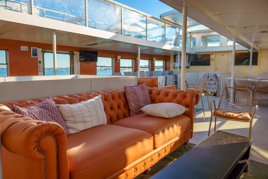 Lisbon: Tagus River Boat Tour with One Drink Included - What to Watch For: Alfama Color and Photo Opportunities