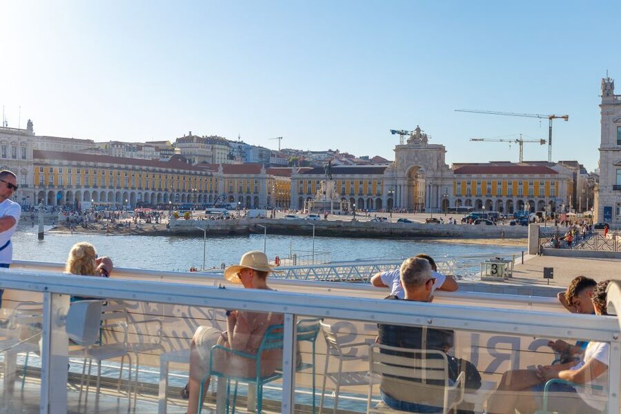 Lisbon: Tagus River Boat Tour with One Drink Included - The Drink Plan: Muscatel Wine vs Orange Juice (Don’t Get Caught By Time Slots)