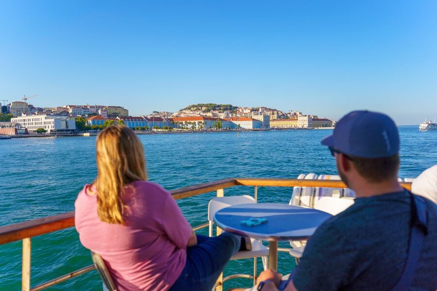 Lisbon: Tagus River Boat Tour with One Drink Included - Comfort on Board: Sundeck Crowds, Blankets, and the Wind Factor