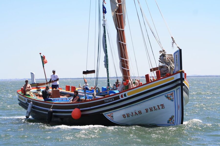 Lisbon: Tagus River Express Cruise in a Traditional Vessel - Terreiro do Paço start point: where boarding actually works