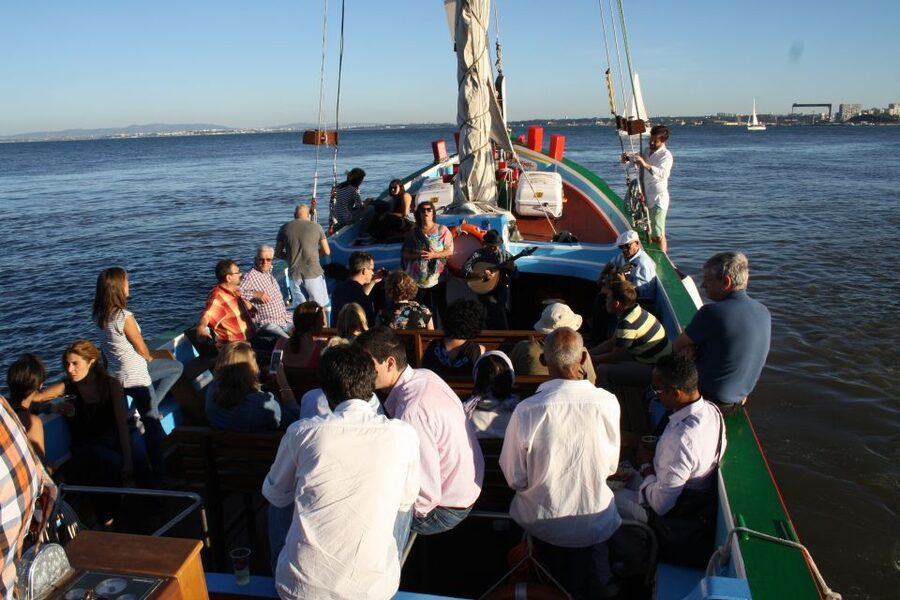 Lisbon: Tagus River Sunset Cruise in a Traditional Vessel - Wine, live commentary, music, and onboard comfort
