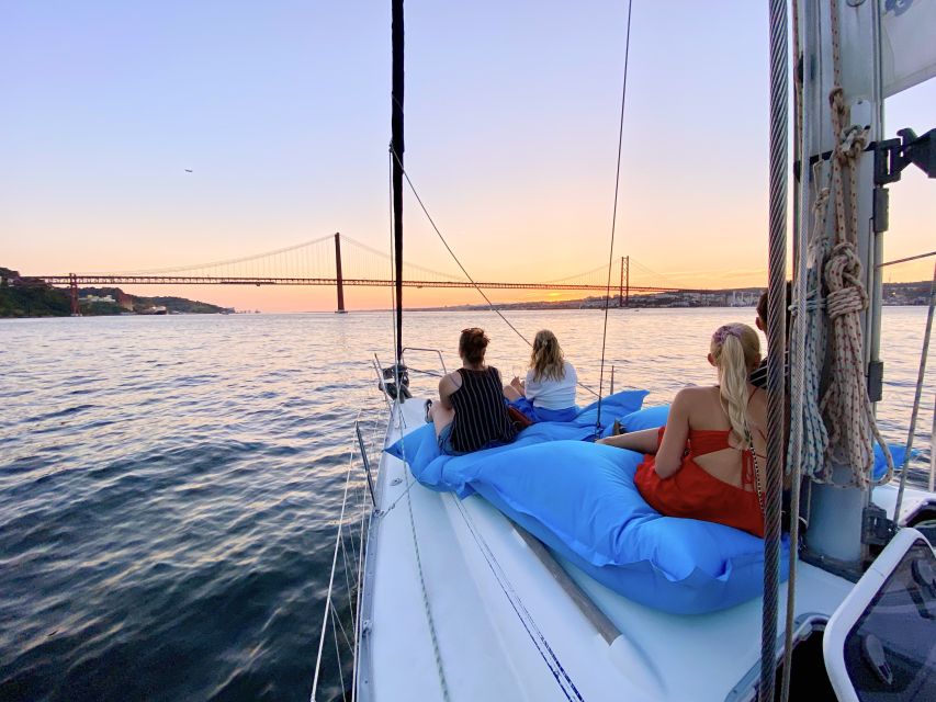 Lisbon: Tagus River Sunset Cruise with Drinks - FAQ