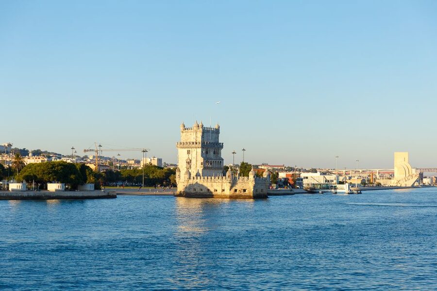 Lisbon: Tagus River Sunset Tour with Snacks and Drink - Who This Cruise Fits Best