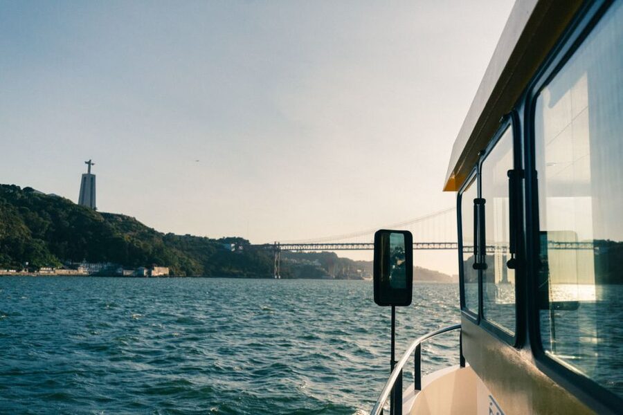 Lisbon: Tagus River Yellow Boat Cruise - Safety and Crew Guidance: What to Watch for When You Board