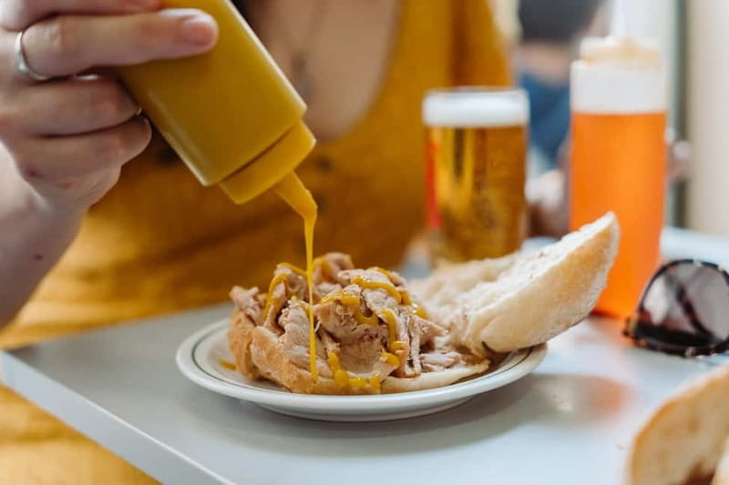 Lisbon: Tastes and Traditions Guided Food Tour - Manteigaria and the pastel de nata finish