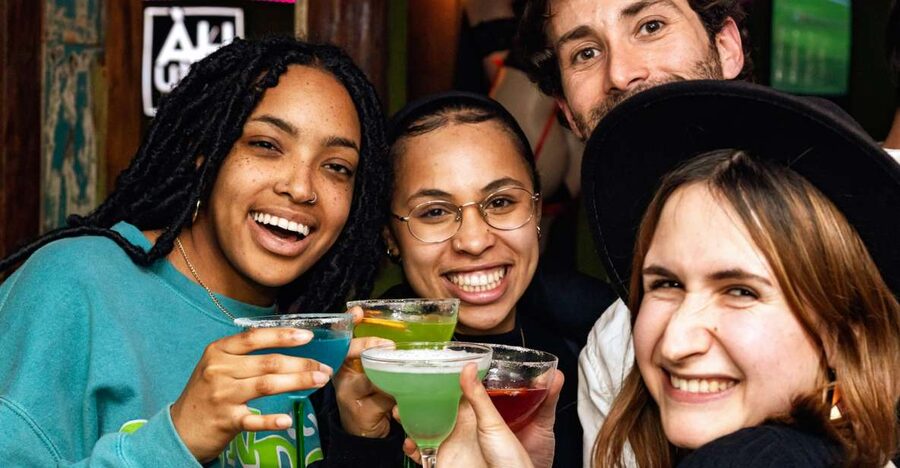 Lisbon: Tipsy Tour Fun Bar Crawl with a Local Guide - Largo do Carmo, yellow flag, and how to start without stress