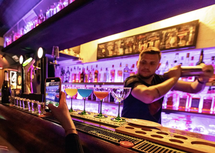 Lisbon: Tipsy Tour Fun Bar Crawl with a Local Guide - Five Portuguese drinks, built into the pacing