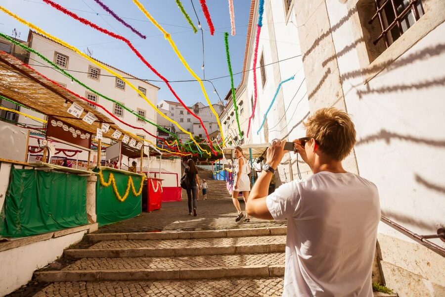 Lisbon Tram No. 28 Ride & Walking Tour - Key highlights to expect