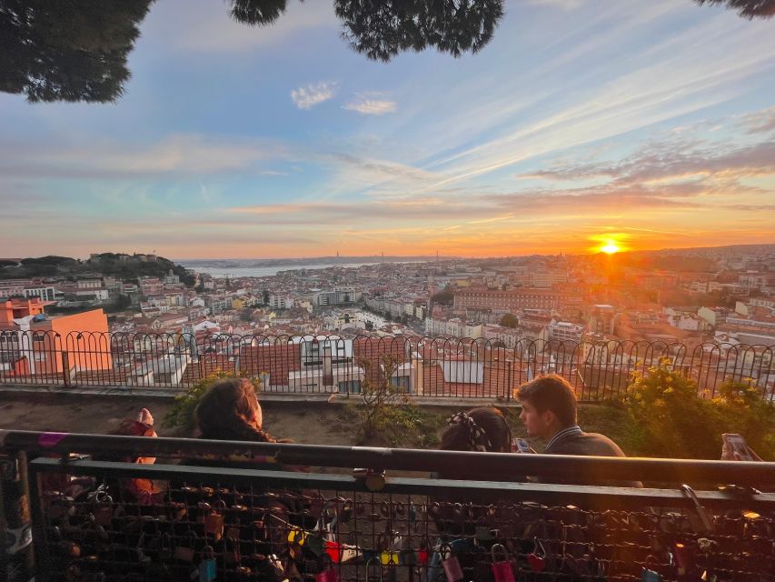 Lisbon: Tuk Tuk with hotel pick up and the best of old city - Alfama alleys and quick local snacks