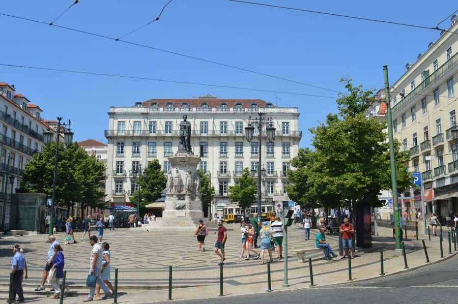 Lisbon: Walking Tour in the Center (Max 12 Participants) - Chiado’s poets quarter, then Bairro Alto’s night-and-life street energy
