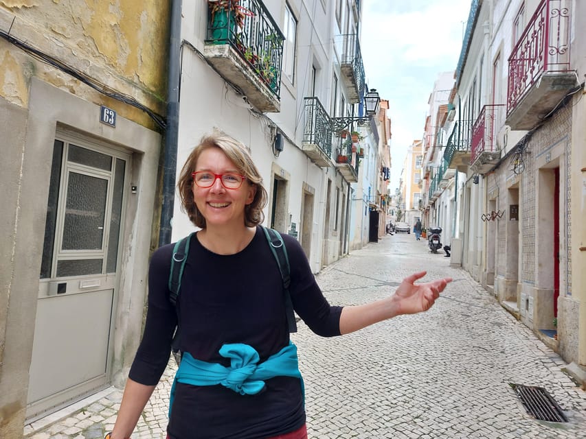 Lisbon: Walking Tour in the Center (Max 12 Participants) - The 30-minute pause at Miradouro de São Pedro de Alcântara