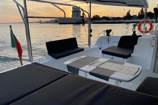 LUXURY Catamaran Sunset and Wine cruise - Weather reality: how to dress for a sunset on the Tagus