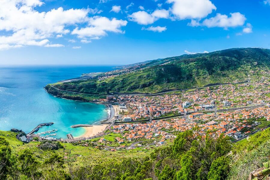Madeira: Best of the East Tour from Funchal - Santana: Straw-Roof Triangles and a Dose of Traditional Madeira