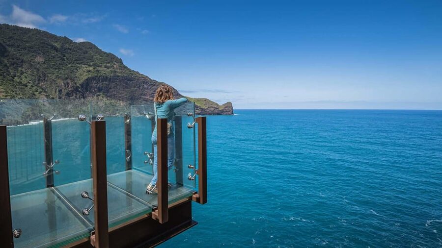 Madeira Funchal:East Tour Pico Arieiro & Santana&Laurissilva - Faial (Guindaste): the ocean glass walkways for big wow-factor