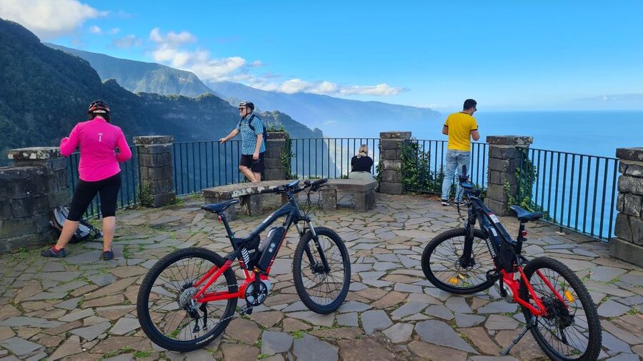 Madeira: Guided E-bike Tour of the North Coast - The sea-breeze stop by the Atlantic: waves, air, and a reset
